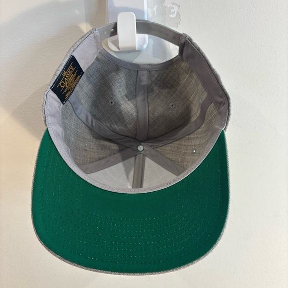 THE CLASSICS YUPOONG Gray Snapback Acrylic Wool Ballcap Hat Embroidered Pig NEW - Picture 9 of 11